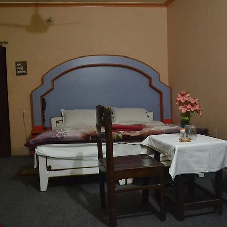 Hotel Sandeep Варанасі Екстер'єр фото
