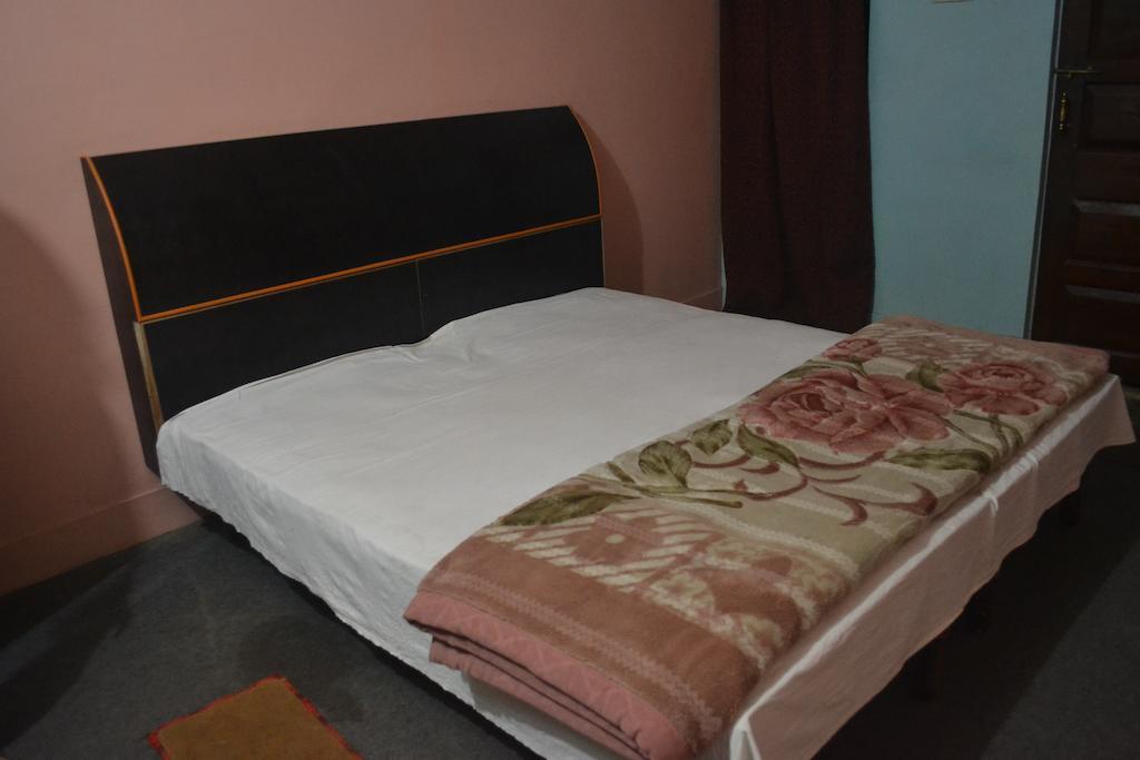 Hotel Sandeep Варанасі Екстер'єр фото