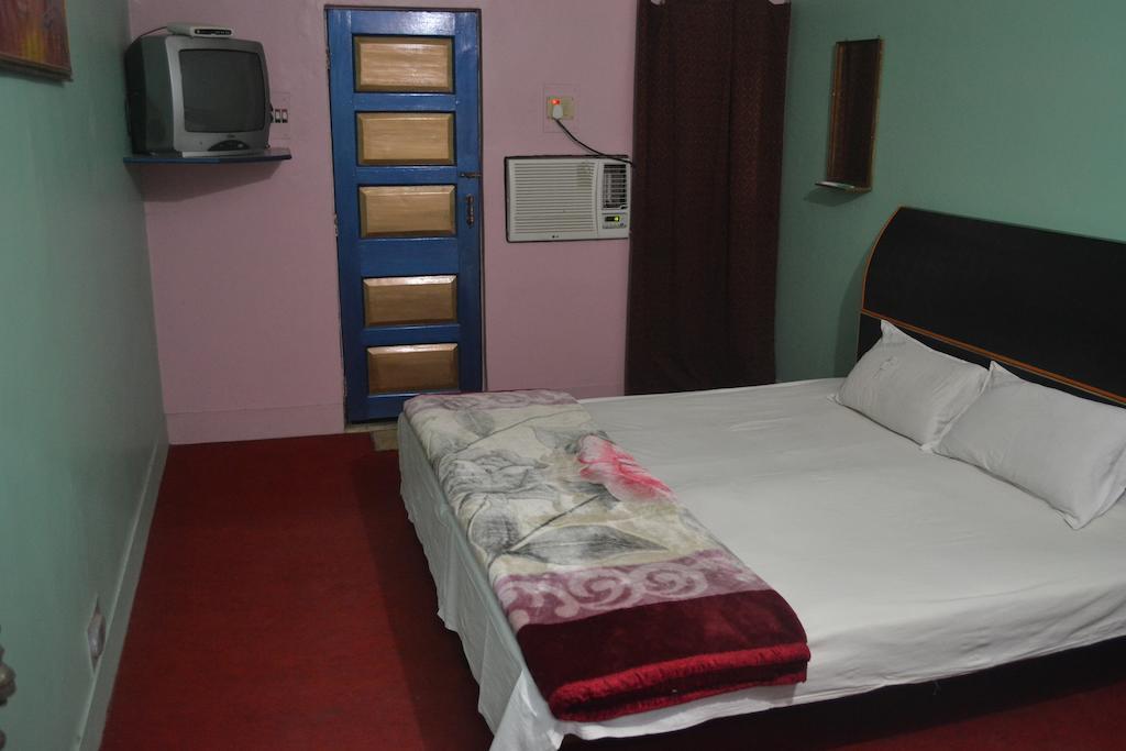 Hotel Sandeep Варанасі Екстер'єр фото